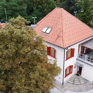 https://triglav-apartment-house-holiday-home-above-the-canyon.hotels-in-ljubljana.com
