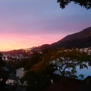https://independent-quaint-flat-close-to-beach.hotels-capetown.com